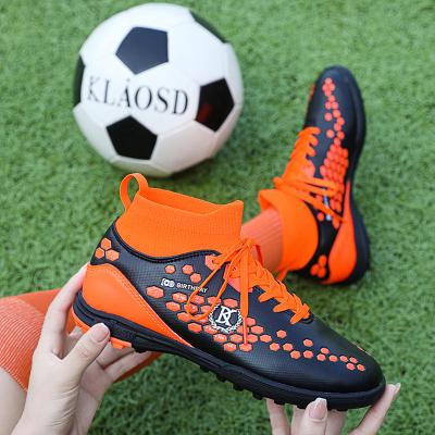 China Active Sports Football Shoes Ultralight Short Spikes Non-Skid Football Shoes For Man And Kids for sale