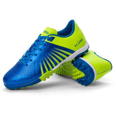 China Outdoor Sport Spikes Sports Active Short Soccer Shoes Breathable Ultralight Non-slip Shoes For Men And Kids for sale