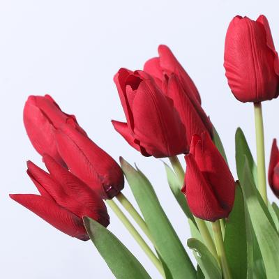 China Craft Flower Arranging Main 5 Hand Feeling Moisturizing Tulip Manufacturers Wholesale Wedding Home Simulation Artificial Flowers for sale