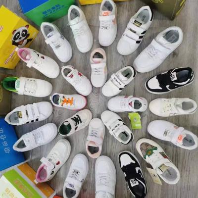 China 2022 spring style new style children sports shoes breathable child stock shoes AA0222 cushioning fashion lightweight cheap wholesale shoes for sale