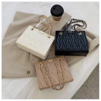 China 2022 Latest High Quality Women Shoulder Fashion Leather Handbag Braided High Strap Capacity For Women Chain Shopping Luxury Bags Lady AY0830 for sale