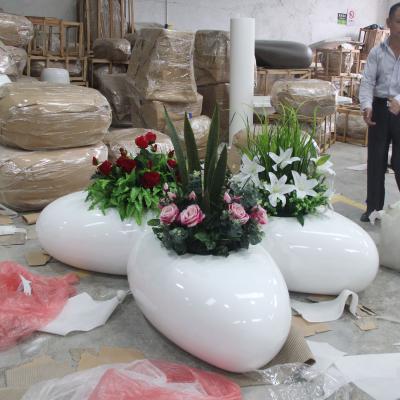 China Modern Outdoor Fiberglass Decor Garden Planter Pot Fiberglass Drip Pot Decor Garden Planter Flower Pot for sale