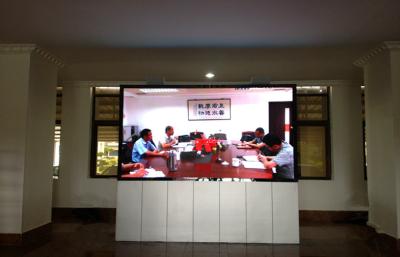 China Pantalla flexible de alta definición de P4mm LED, densidad 128*128m m del pixel 62500/㎡ en venta