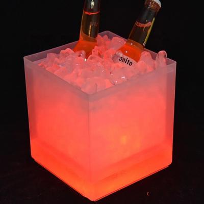 China 3.5L/1 Gallon Sustainable Square Double Wall Champagne Cooling Holder Multiple Color LED Plastic Ice Bucket for sale