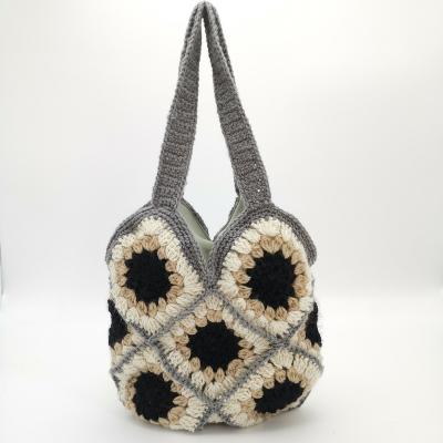 China Fashion HIFA Crochet Straw Handbag Woolen Tote Bag With Wooden Handle for sale