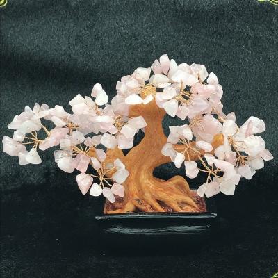 China Natural Semi Precious Stone Europe Rose Quartz Gem Tree Of Life Home Decoration Tree for sale