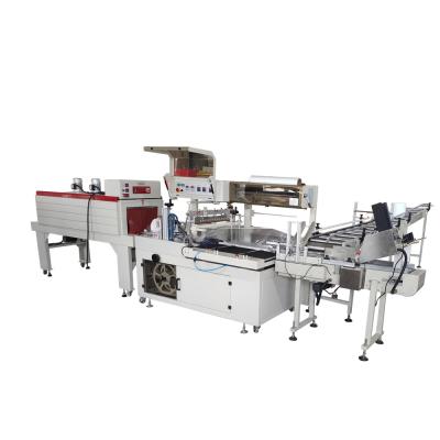 Chine Une machine d'emballage de rouleaux de papier maxi pour étiqueter les serviettes en papier. à vendre