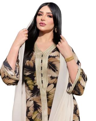 China Comfortable Feel and Use Muslim Middle East Printed Loose-fitting Plus Size Long Robe Saree Islamic Clothing Abaya Kaftan for sale