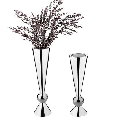 China Customized Modern Light Luxury Mirrored Silver Flower Vase With Dry Flowers Stainless Steel Vase Ornament Wedding Hotel Decoration for sale