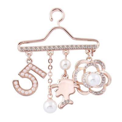 China Liberty Gifts Fashion Jewelry Brooch Flower 5 Number Female Bead Crystal For Women for sale