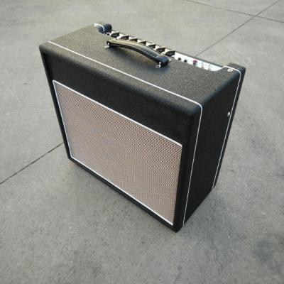 China Vox Style Tube Guitar Amplifier Combo 30W with Reverb Gain, Fat Switch, Treble, Bass, Middle, Volume, Reverb for sale