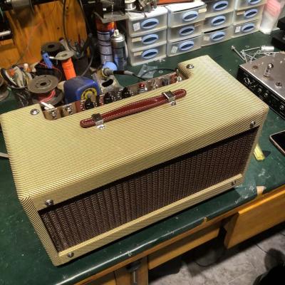 Chine 2025 Tweedle Dee Deluxe 5E3 Classic Dumble Style Mods Tête de tweed, 6V6GT*2, 12AX7*2, 5Y3GT*1, grand amplificateur, acceptez l'amplificateur OEM à vendre