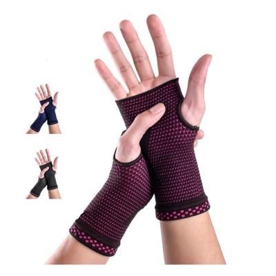 China Multifunctional volleyball soccer badminton riding suitable for different scenes nylon material palm-protecting breathable gloves for sale