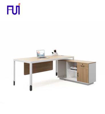 China Hot Selling Walnut Look Director's Desk Walnut Look Popular Modern Wood Extendable Table Executive Desk For Office for sale