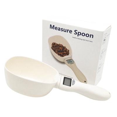 China Cat Scoop Pet Measure Spoon Automatic Electronic Dog Food Weighing Scoop Cat Dog Pet Supplies Plastic pp for sale