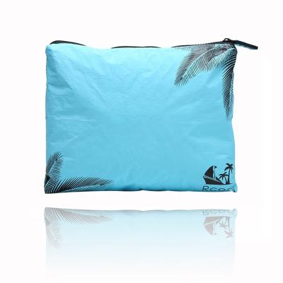 China Eco-Friendly Tyvek Multifunctional Cosmetic Swimsuit Bags With Zipper Top Closure for sale