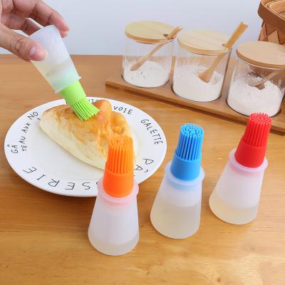 China Easily Cleaned Kitchen Grill BBQ Baking Pastry Silicone Oil Brush Bottle BBQ Basting Brush for Outdoor Cooking for sale