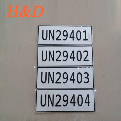 China Manufacture reflective film number plate for UK emboss aluminum auto license plate metal name sign letter car accessories customized à venda