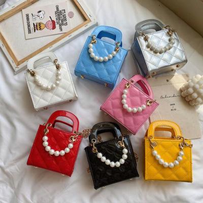 China Hot Selling Mini Candy Pu Leather Wallet Shiny PU Kids Chain Portable Cross - Body Bag for sale