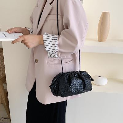 China 2021 Fashion Designer Pu Leather Weave Bucket Women's Daily Big Crossbody Lady Shoulder Bag for sale