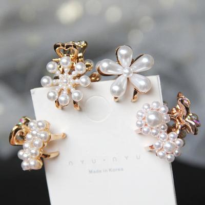 China Wholesale Korean Vintage Small Pearl Rhinestone Flower Hair Grip Hair Clip Barrette for sale