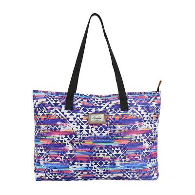 China Custom Printed Reusable Reusable 600d Polyester Women Shopping Foldable Zipper Tote Bag for sale