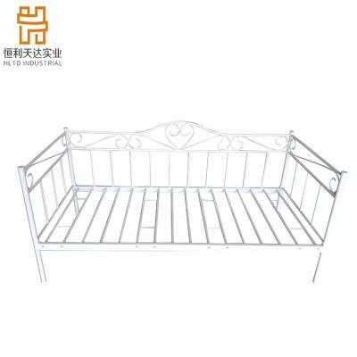 China Metal Frame Metal Queen Comfortable Metal Bed Latest Double Bed Durable High Quality Luxury Design for sale