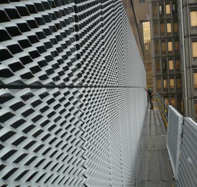 China Flattened Plain Weave Curtain Wall Spray Coating Expanded Metal Mesh for sale