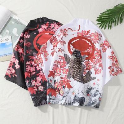 China Breathable Japanese Ukiyo-e robe border wave carp printed kimono men's and women's loose sleeve seven-point shirt lightly for sale