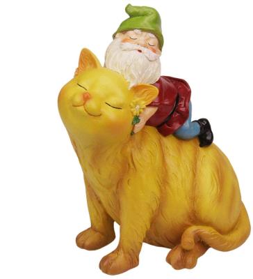 China Europe Garden Gnome Cat Statue Garden Decor Outdoor Patio Lawn Yard Christmas Sculpture for sale