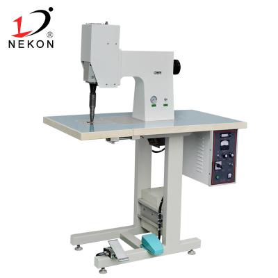 China Garment Shops Automatic PP Disposable Isolation ProtectiveClothing Nonwoven Surgical Gowns Making Machine for sale