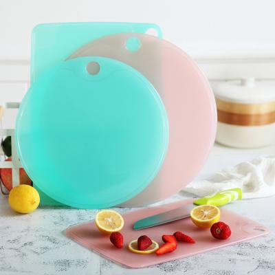 China Sustainable Retangular Fruit Cheese Cutting Plate Round Plastic Cutting Board for sale