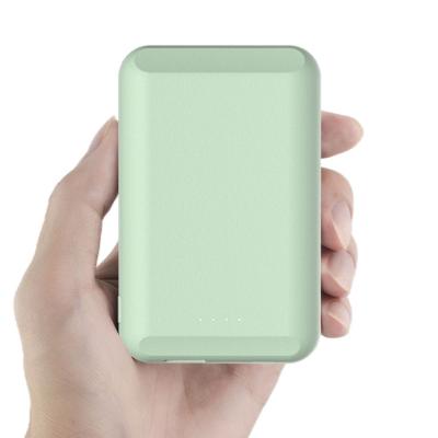 China Luxury Wireless Power Bank 15W 20W Slimoro 5000mAh 10000mAh Palladium Portable Lightweight QC Radio Fast Charging Magnetic Power Banks for sale