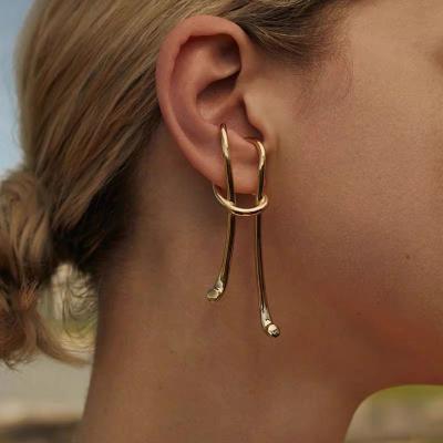 China Long Retro/Sporty Earrings Jewelry Exaggerated Ins Style Style Ear Cut Niche Cold Wind No Pierced Earrings for sale