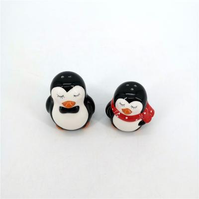 China Sustainable Cute Penguin Shape Ceramic Salt And Pepper Shakers Set For Home Restaurant for sale