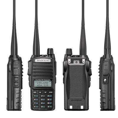 China Baofeng UV82 VHF UHF rádio portátil para o Paquistão PTT 5 km comunicação de longa distância à venda