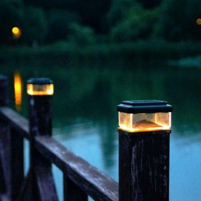 China Solar Powered Garden 8 LED Post Cap Light Landscape Lighting Waterproof Outdoor Post Caps Solar Fence Lamp Garden Led Lights for sale