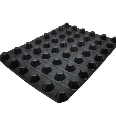 Китай 60 мм Высота HDPE Dimple Пластмассовый дренажный доски для гольф-полей и крыши гидроизоляции продается