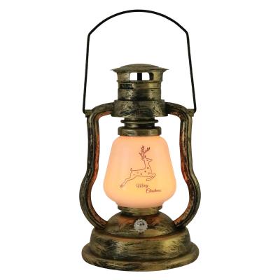 China Good Quality Outdoor Portable Decorative Simulation Flame Kerosene Lantern With Metal Handle for sale