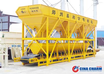 China Tipo máquina de tratamento por lotes concreta do transporte de correia com o funil de armazenamento ajustável à venda