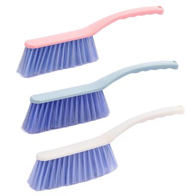 China High Quality Sustainable Household Cleaning Brush Duster Brush With Handle For Car Sofa Keyboard Bed Counter for sale