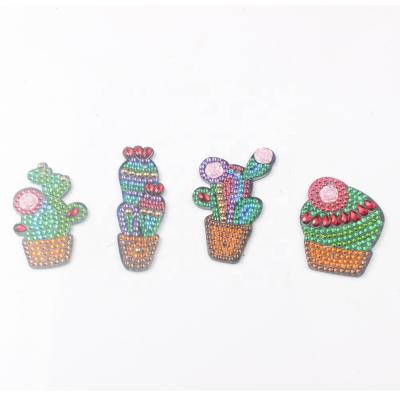 China Modern Cactus Crafts DIY Bag Charms Diamond Key Chain With Special Beads for sale