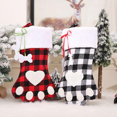 China Wholesale Buffalo Christmas Cotton Polyester Plaid Puppy Christmas Hanging Stocking With Large Paw For Christmas Decorations for sale