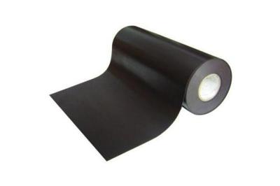 China Rollo flexible revestido ULTRAVIOLETA negro del imán de goma para la promoción/la publicidad en venta