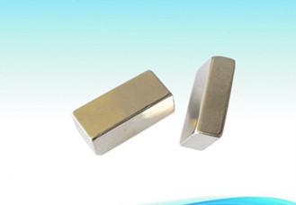 China Rectangular Silver Sintered NdFeB Neodymium Rare Earth Magnet Block N35-N50 for sale