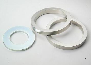 China Leistungsfähiger dauerhafter NdFeB-Ring-Magnet N52 für Paket zu verkaufen