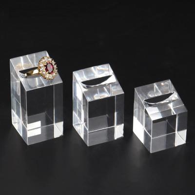 China Jewelry Disply 2020 Hot Sales Acrylic Jewelry Display Sets Ring Holder Acrylic Jewelry Display Stand for sale