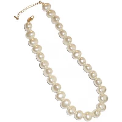 China TRENDY save money spring and summer simple and luxurious artificial pearl necklace design for sale