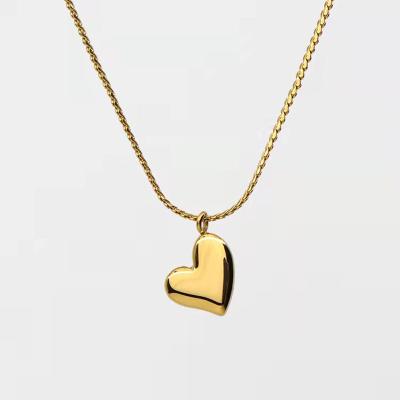 China FASHIONABLE Simple And Elegant Design Stainless Steel Heart Necklace 18K Gold Plated Necklace For Women for sale