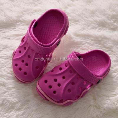 China Flat Color Eva Kids Clogs Sandals Plastic Slippers, Wholesale Cute Children EVA Clogs, Cheap Garden Hot Cakes Two Shoes for sale